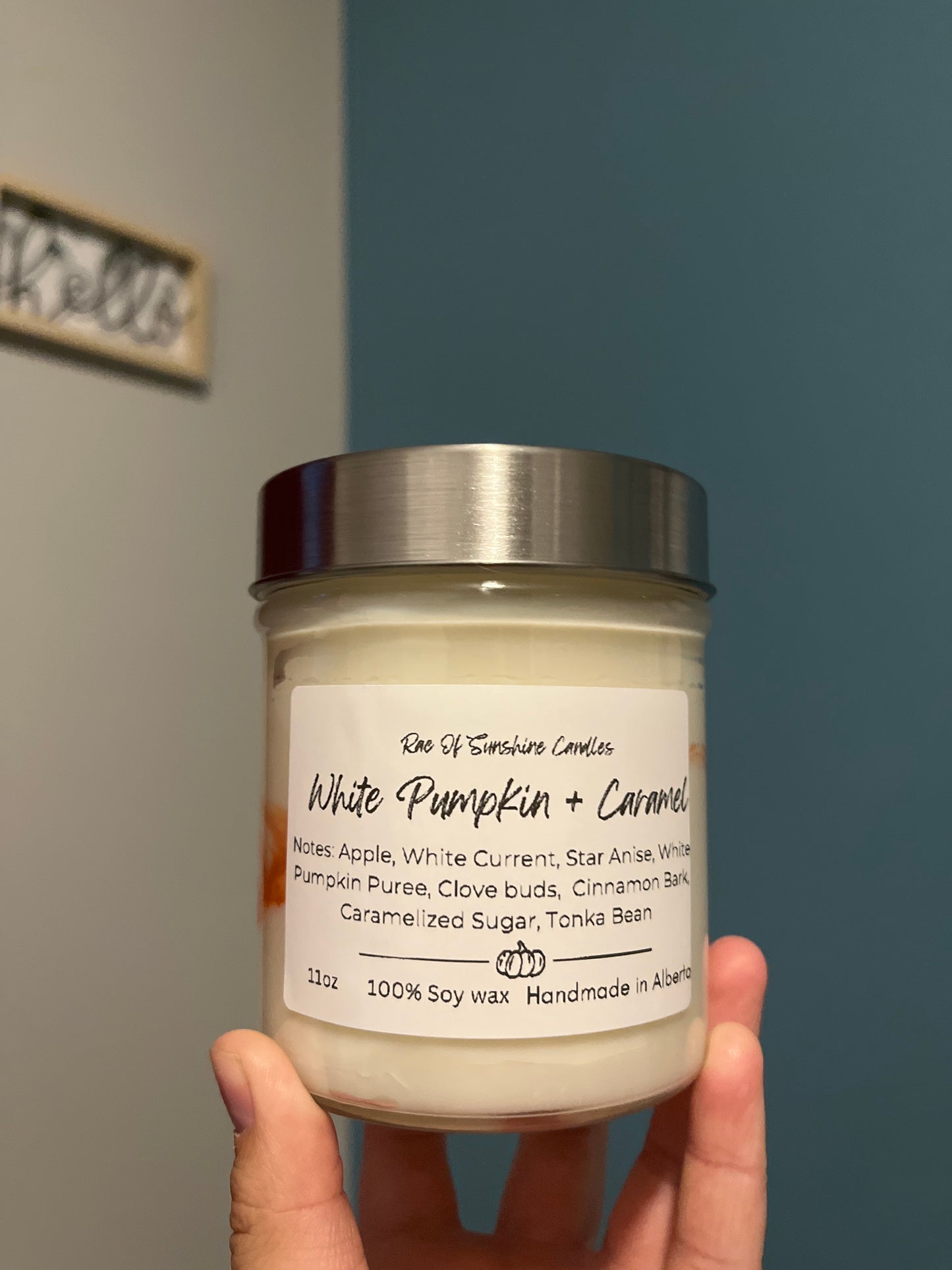 White Pumpkin and Caramel- 11oz Candle