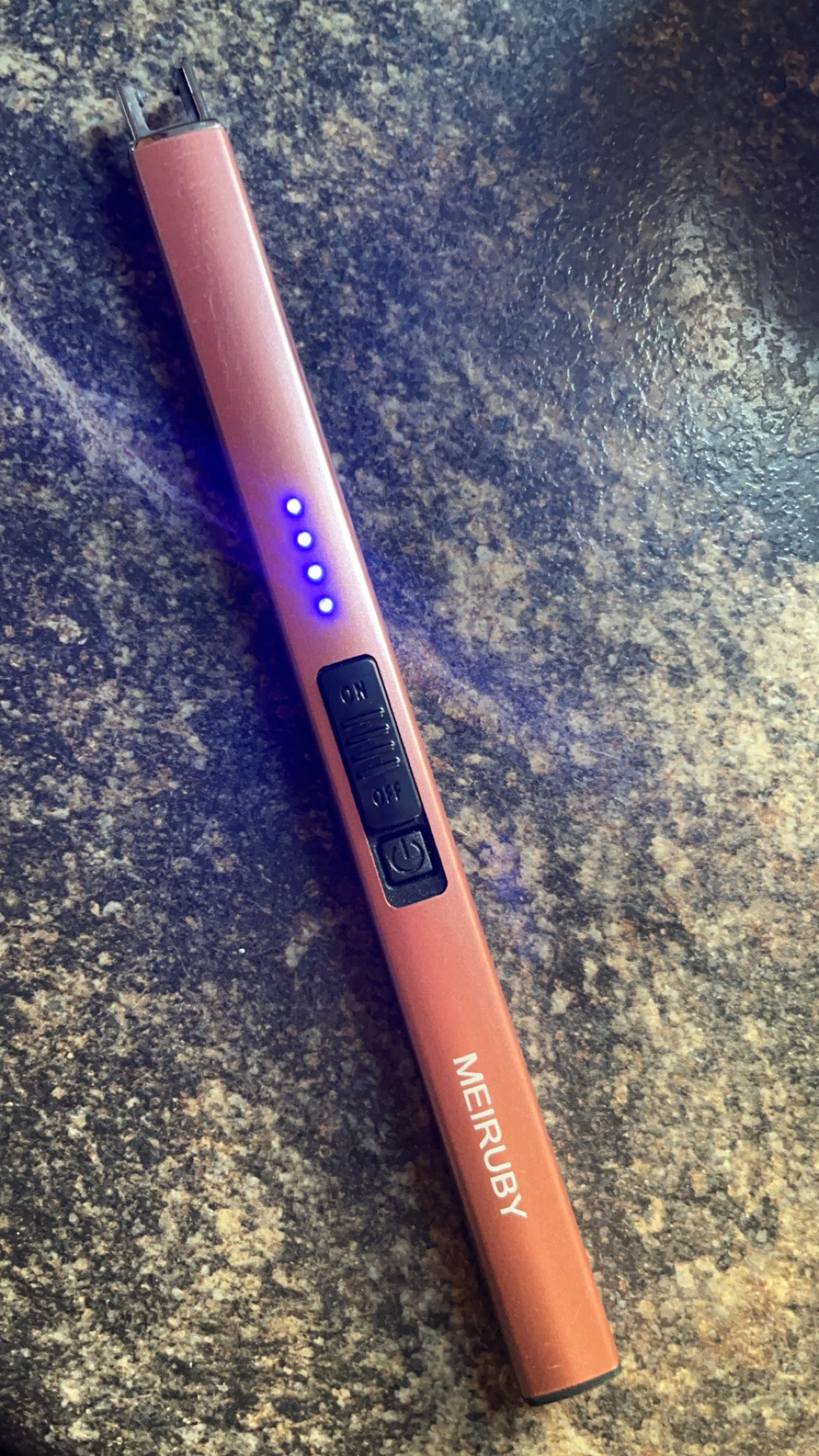 Electric lighter- pink